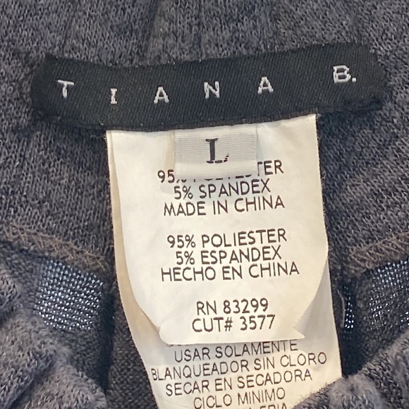 Tiana B Gray Short Sleeve Dress with Gathered Detail at Neck and Sleeves sz.L - Picture 5 of 8